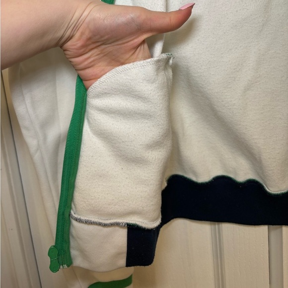Abercrombie & Fitch - Vintage Full Zip White Jacket with Green Accents in Size M - Picture 11 of 11